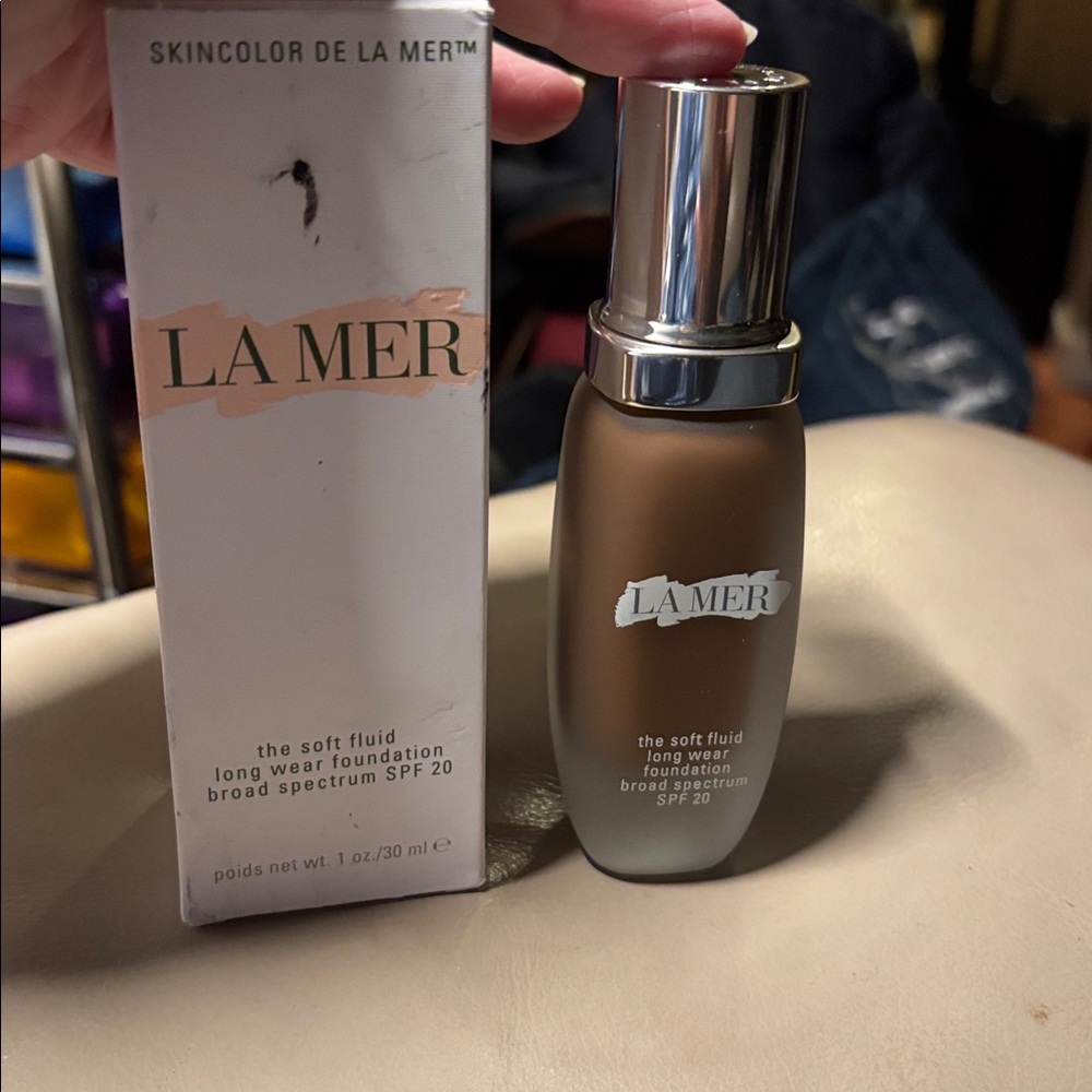 La Mer the soft fluid long wear foundation broad spectrum SPF 20, 30ml. Espresso